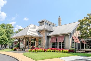 On-site management office & clubhouse